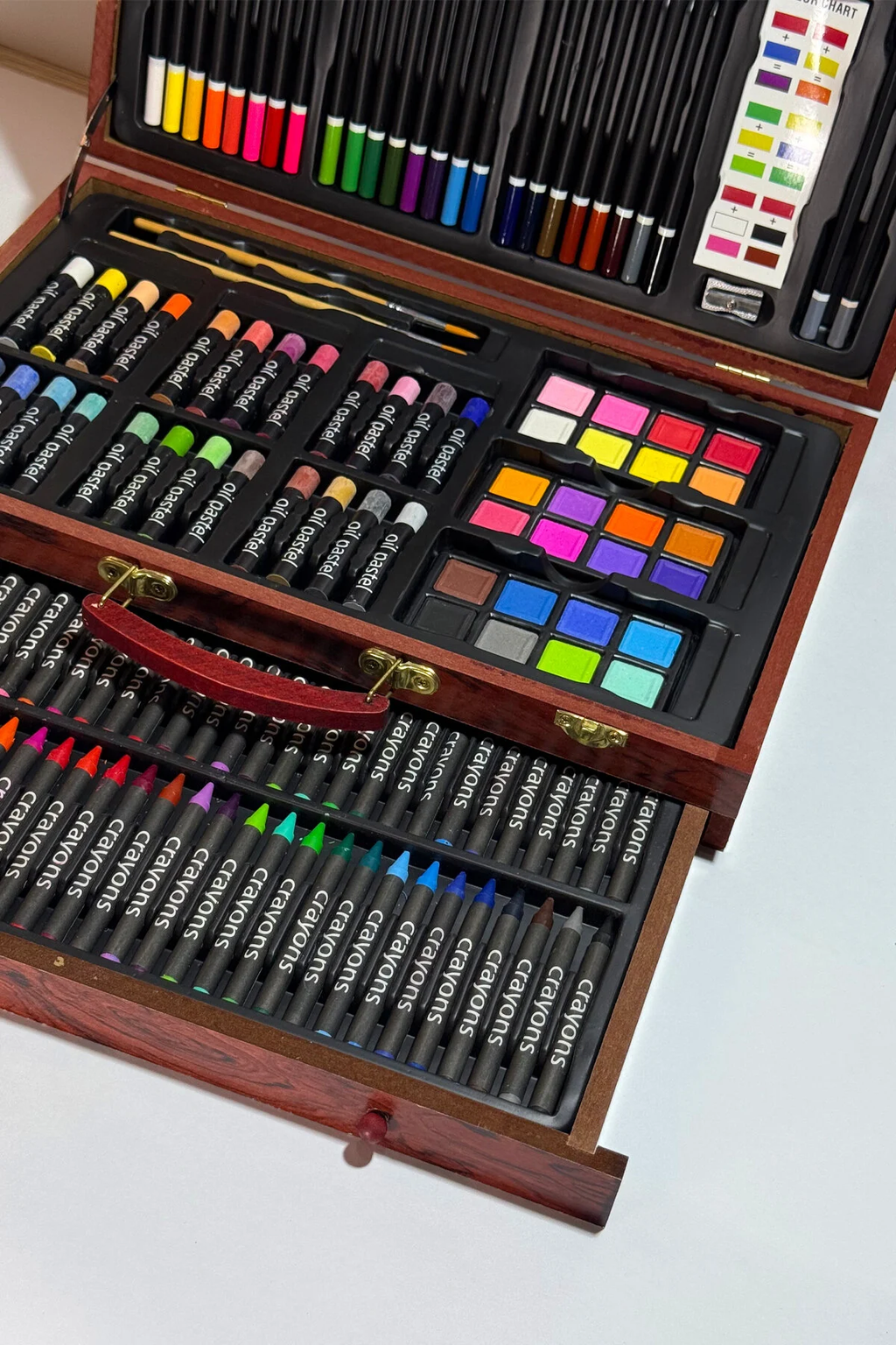 Hokota 140’lı Ahşap Kutulu Karışık Çizim Boyama Medya ve Sanat Seti
